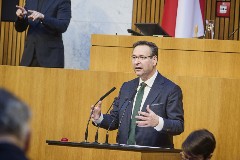 Am Rednerpult Nationalratsabgeordneter Hermann Brückl (FPÖ)