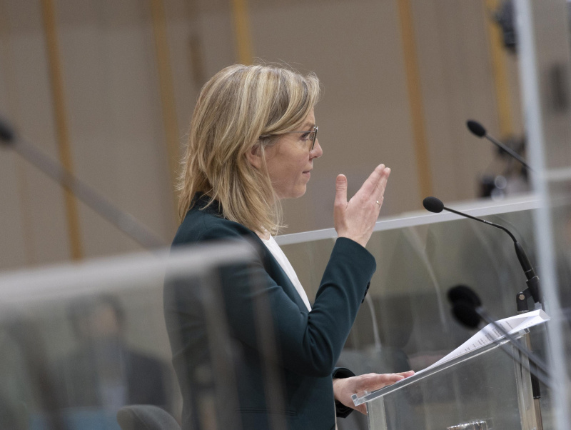 Infrastrukturministerin Leonore Gewessler (GRÜNE) am Wort