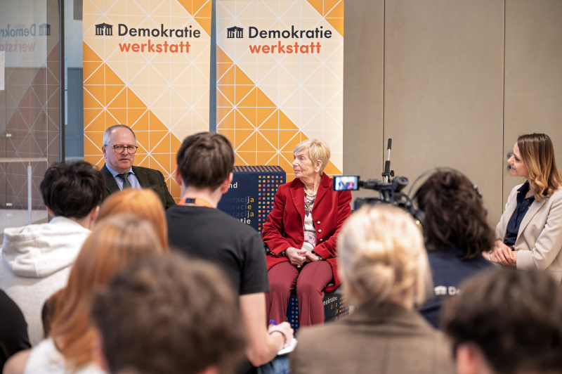 Hon.-Prof. Franz Sturm und Univ.-Prof. Katja Sturm-Schnabl im Interview