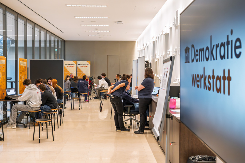 Blick Richtung Teilnehmerinnen und Teilnehmer