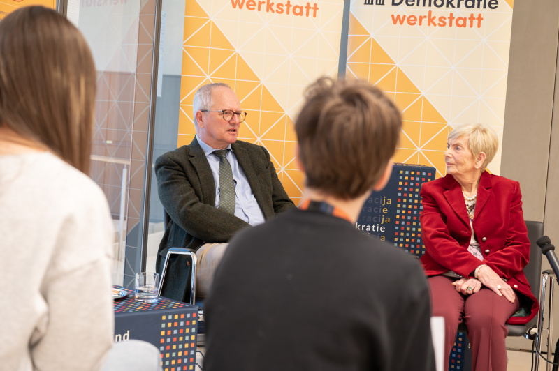 Hon.-Prof. Franz Sturm und Univ.-Prof. Katja Sturm-Schnabl im Interview