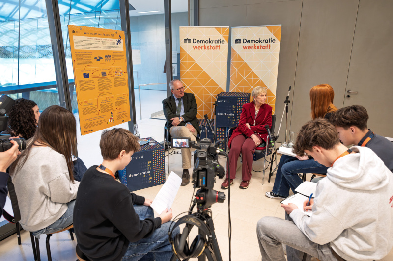 Hon.-Prof. Franz Sturm und Univ.-Prof. Katja Sturm-Schnabl im Interview