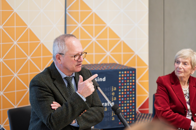 Hon.-Prof. Franz Sturm und Univ.-Prof. Katja Sturm-Schnabl im Interview