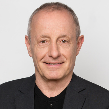 Portraitfoto von Dr. Peter Pilz