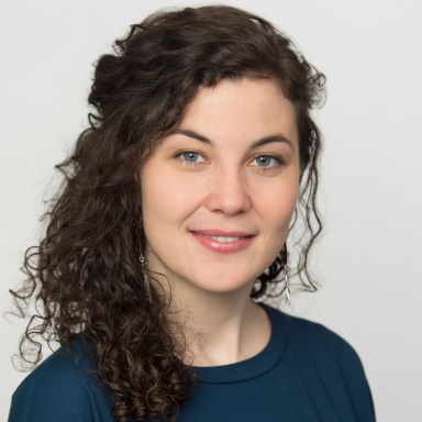 Portraitfoto von Stephanie Cox, BA