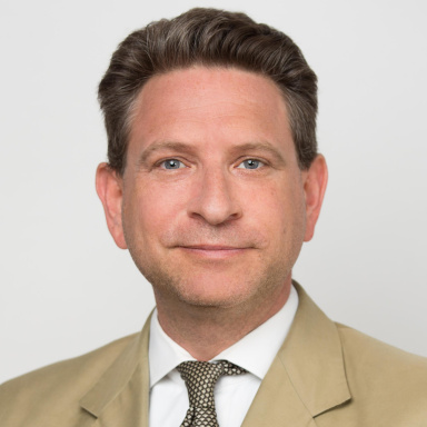 Portraitfoto von Mag. Bernd Saurer