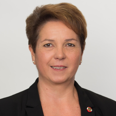 Portraitfoto von Angela Lueger