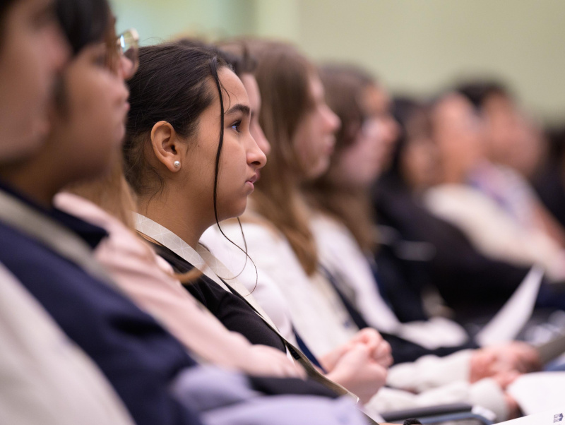 Workshop der Demokratiewerkstatt. Blick Richtung Veranstaltungsteilnehmer:innen