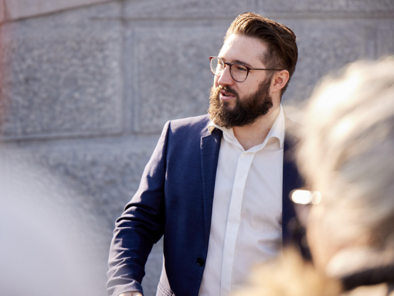 Begrüßung von Simon Hofer Parlamentsdirektion