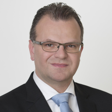 Portraitfoto von Hans-Jörg Jenewein, MA