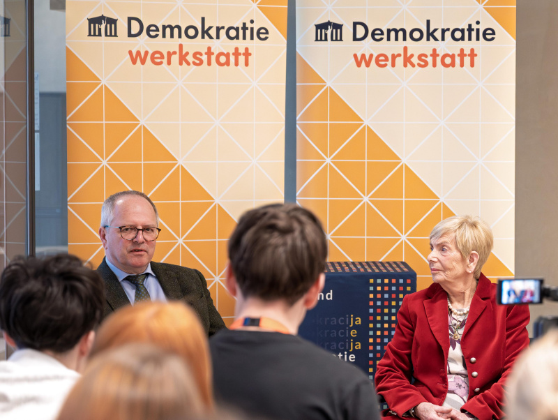 Hon.-Prof. Franz Sturm und Univ.-Prof. Katja Sturm-Schnabl im Interview.