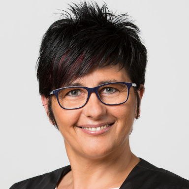 Portraitfoto von Marianne Hackl