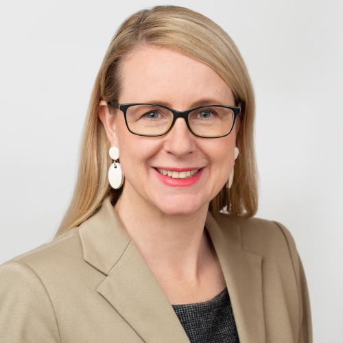 Portrait of Dr. Margarete Schramböck