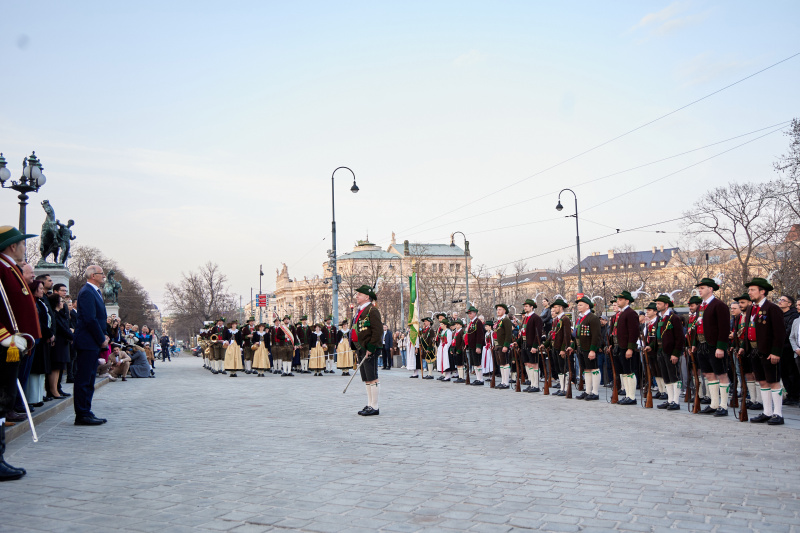 Schützenkompanie Oberlienz. Meldung an Landeshautpmann von Tirol Anton Mattle (ÖVP)
