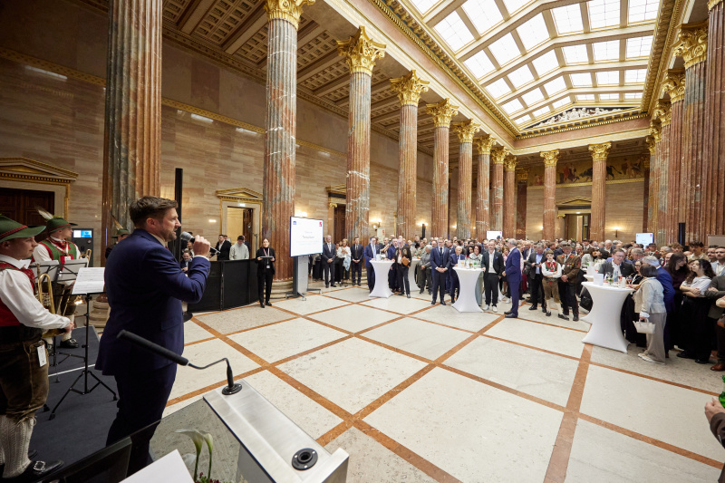 Moderation Protokollchef und Vorstand der Abteilung Repräsentationswesen Thomas Saurer