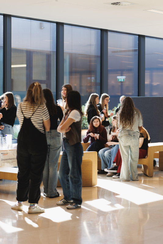 Blick Richtung Schülerinnen