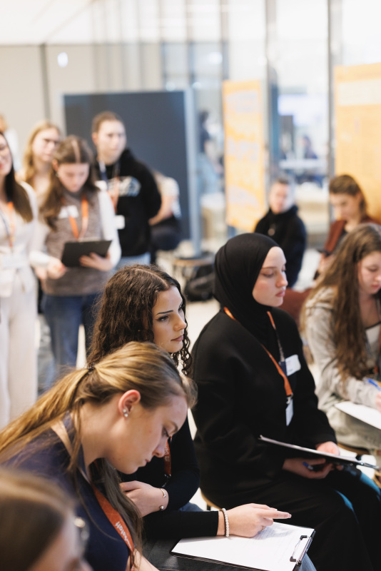 Gesprächsrunde mit Schülerinnen