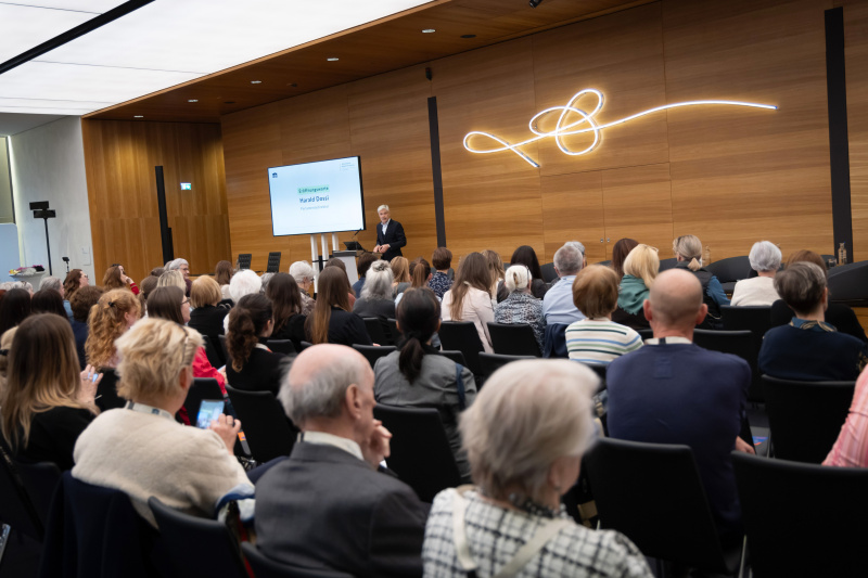 Eröffnungsworte von Parlamentsdirektor Harald Dossi