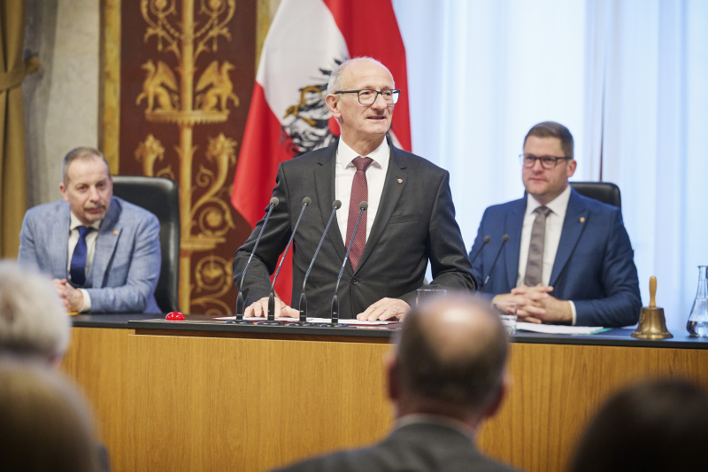 Am Rednerpult Landeshauptmann Anton Mattle (ÖVP)