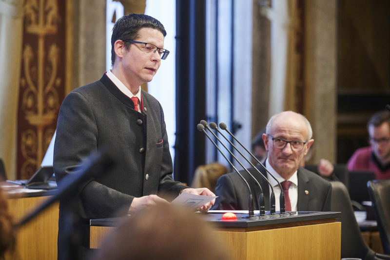 Am Rednerpult Bundesrat Christoph Stillebacher (ÖVP)
