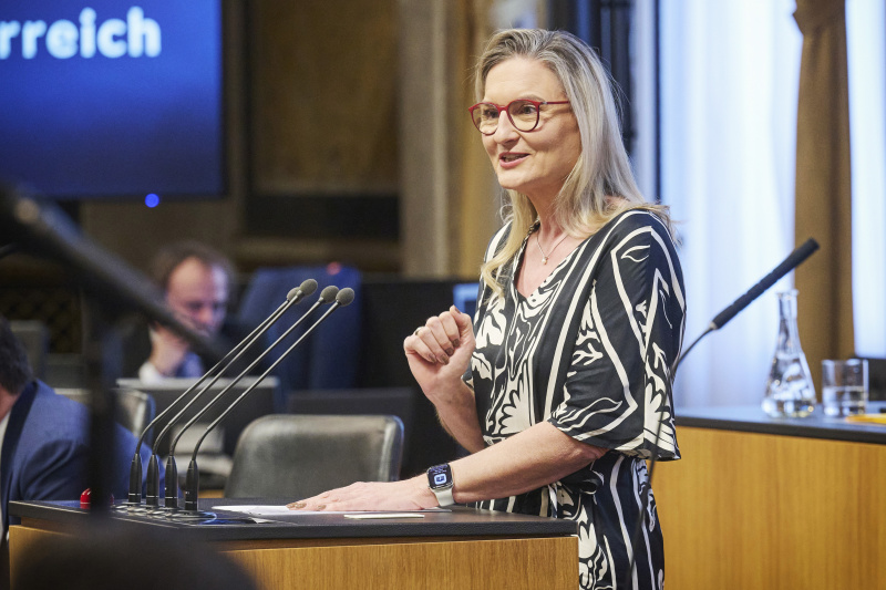 Am Rednerinnenpult Bundesrätin Claudia Hauschildt-Buschberger (GRÜNE)