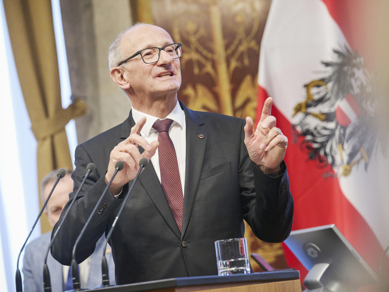 Am Rednerpult Landeshauptmann Anton Mattle (ÖVP)