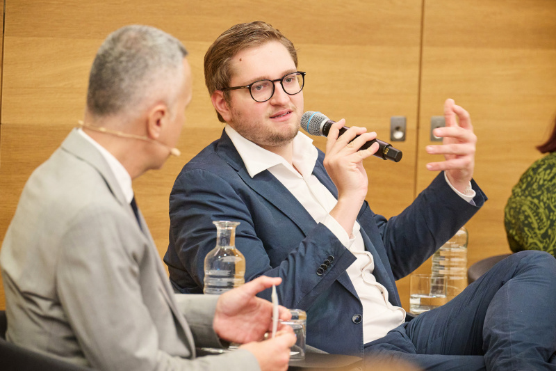 Podiumsdiskussion. Nationalratsabgeordneter Sebastian Schwaighofer (FPÖ)