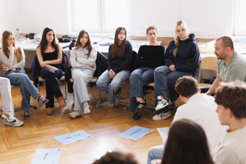 Schülerinnen und Schüler im Workshop