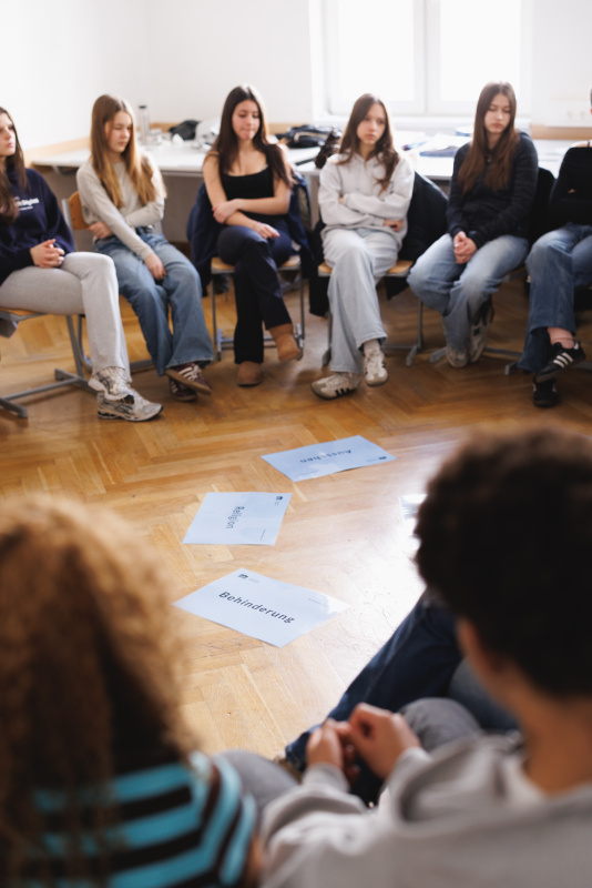 Schülerinnen und Schüler im Workshop