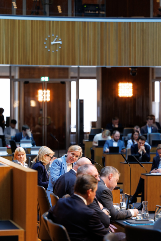 Klubobfrau Leonore Gewessler (GRÜNE) am Wort