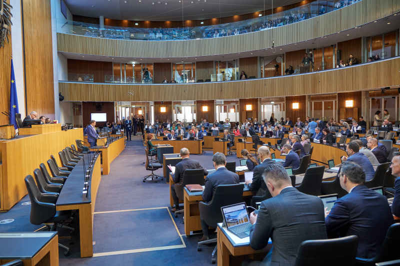 Regierungsbank. Stellungnahme Staatssekretär Alexander Pröll (ÖVP)