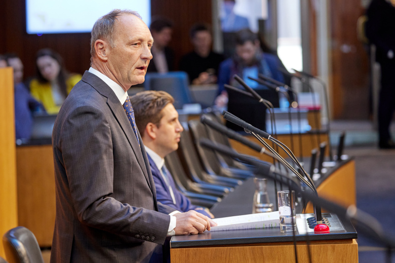 Am Rednerpult: Nationalratsabgeordneter Axel Kassegger (FPÖ)