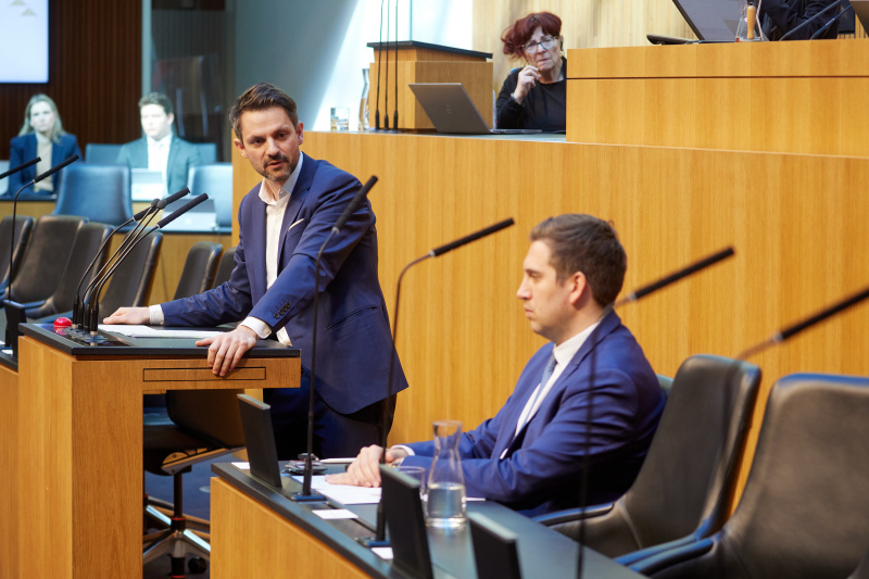 Am Rednerpult: Nationalratsabgeordneter Jakob Schwarz (GRÜNE)