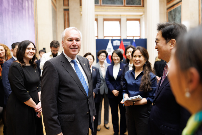 Von links: Nationalratspräsident Walter Rosenkranz (FPÖ), Präsident der Nationalversammlung der Republik Korea Woo Won-shik