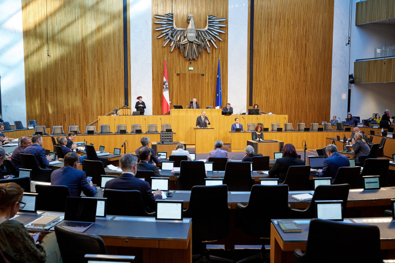 Am Rednerpult: Nationalratsabgeordneter Axel Kassegger (FPÖ)