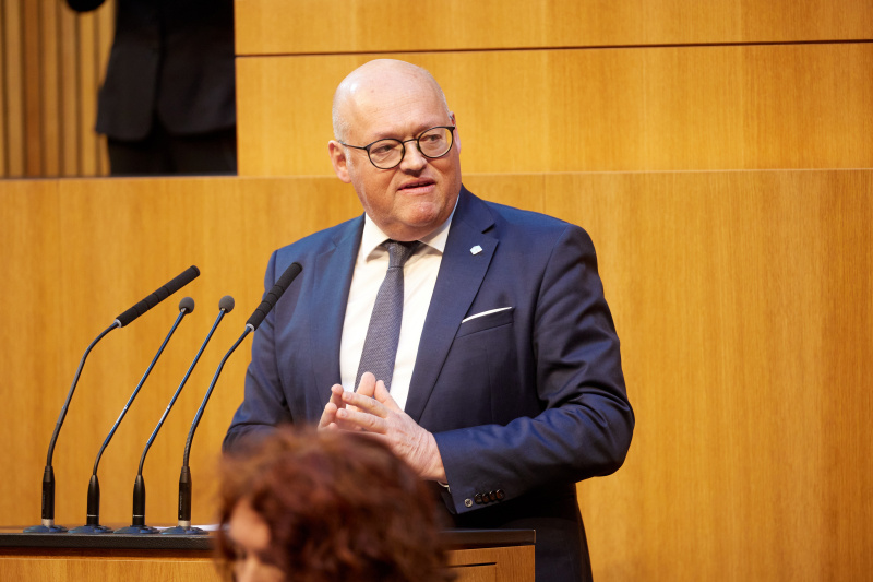 Am Rednerpult: Nationalratsabgeordneter Laurenz Pöttinger (ÖVP)