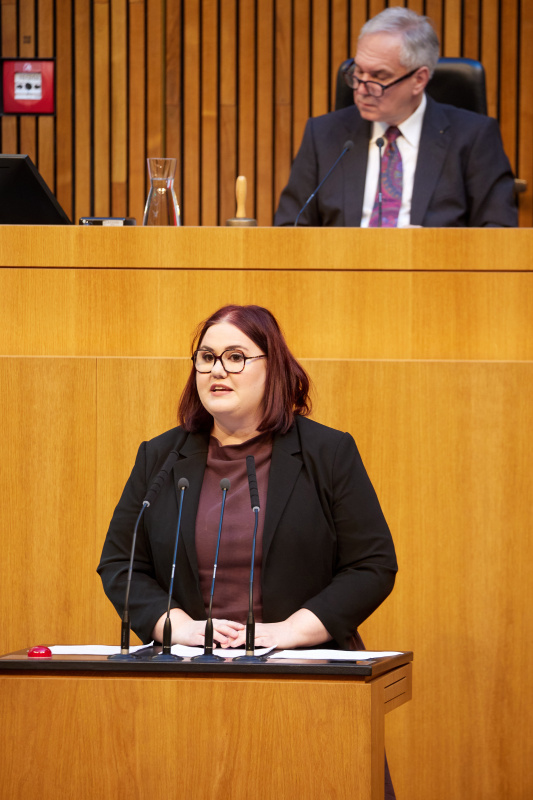 Am Rednerinnenpult: Nationalratsabgeordnete Carina Reiter (ÖVP)