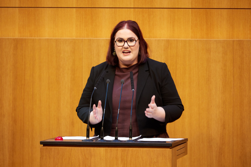 Am Rednerinnenpult: Nationalratsabgeordnete Carina Reiter (ÖVP)