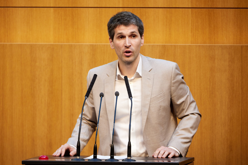 Am Rednerpult: Nationalratsabgeordneter Lukas Hammer (GRÜNE)