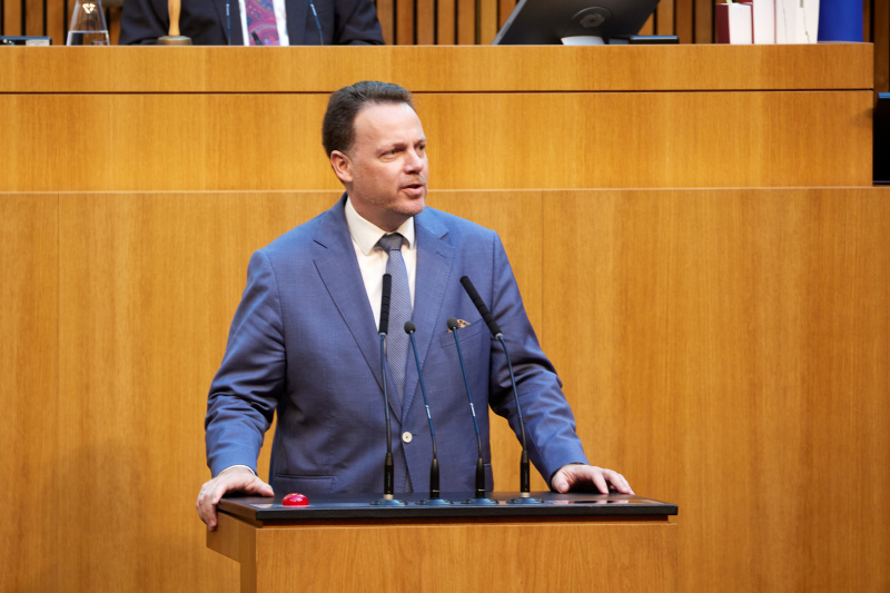 Am Rednerpult: Nationalratsabgeordneter Gerhard Kaniak (FPÖ)