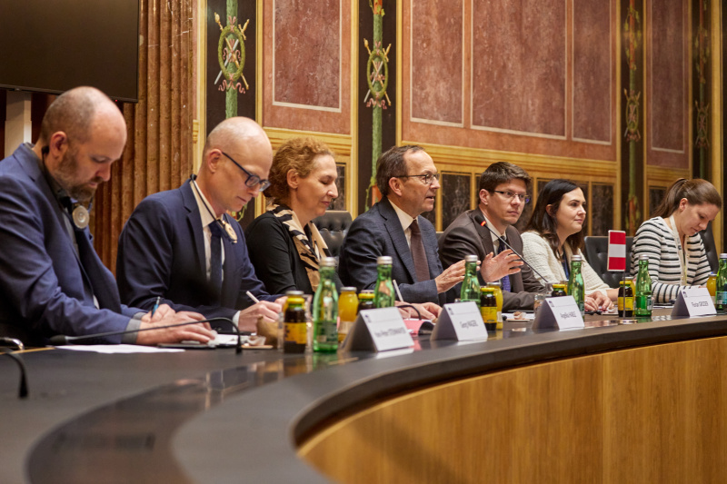 Arbeitsgespräch. Österreichische Delegation unter der Leitung des Zweiten Nationalratspräsidenten Peter Haubner (ÖVP) (4. von links)