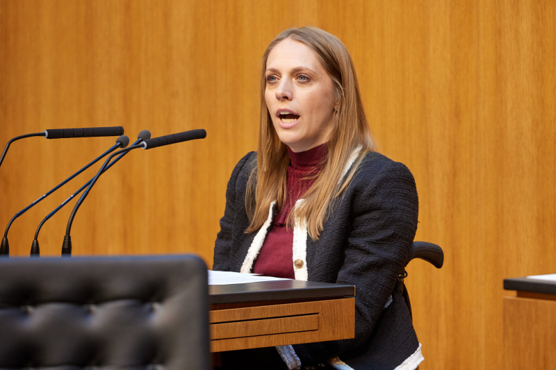 Am Rednerinnenpult: Nationalratsabgeordnete Kira Grünberg (ÖVP)