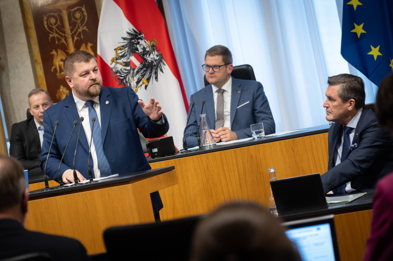 Am Rednerpult Bundesrat Andreas Arthur Spanring (FPÖ)