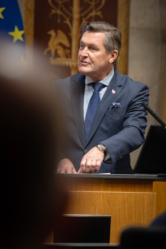 Am Rednerpult Infrastrukturminister Peter Hanke (SPÖ)