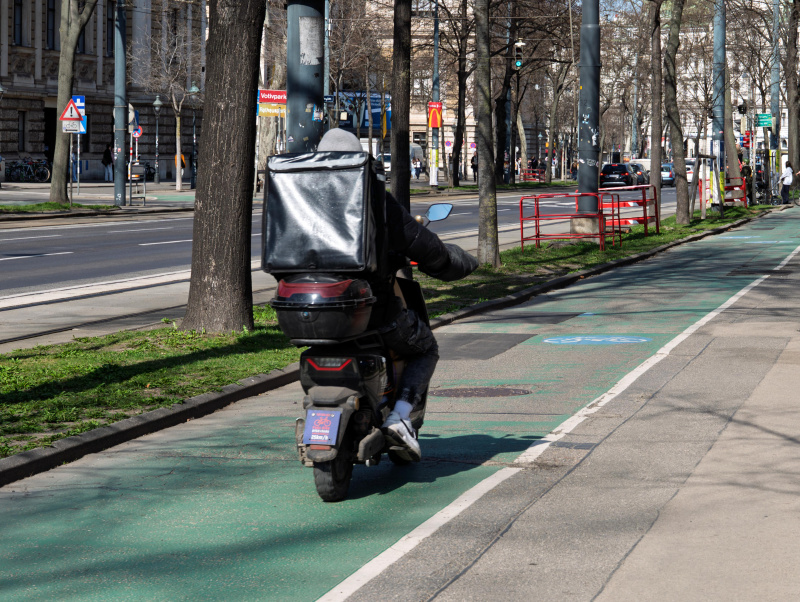 E-Moped am Radweg soll verbannt werden