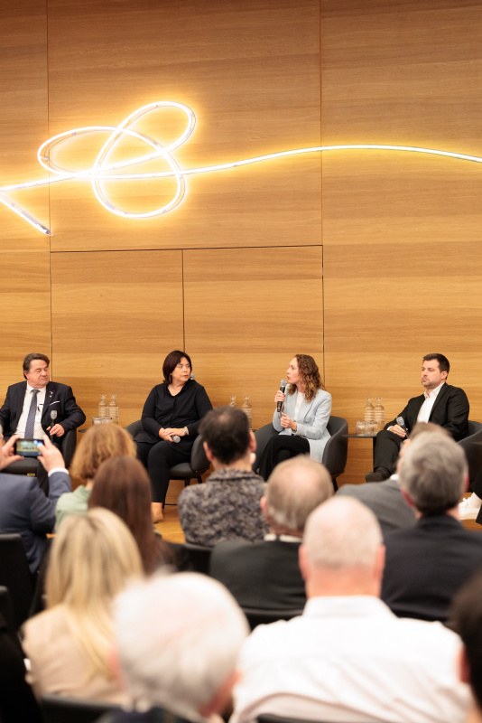 Interviewrunde mit den Bereichssprecherinnen und Bereichssprechern für Volksgruppen der Parlamentsfraktionen. Am Wort Nationalratsabgeordnete Pia Maria Wieninger (SPÖ)