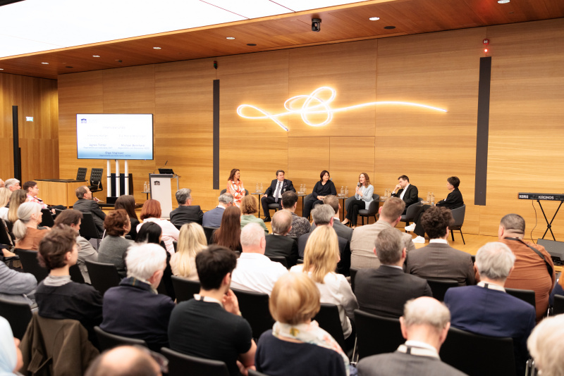 Interviewrunde mit den Bereichssprecherinnen und Bereichssprechern für Volksgruppen der Parlamentsfraktionen. Am Wort Nationalratsabgeordnete Pia Maria Wieninger (SPÖ)