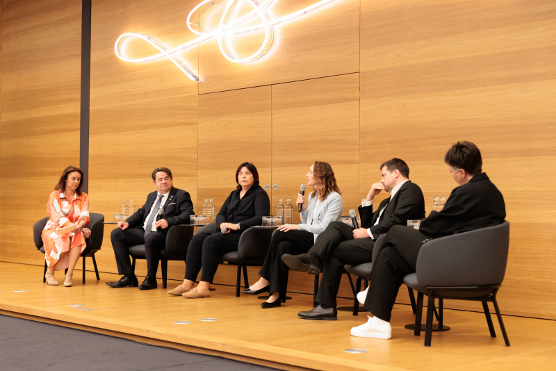 Interviewrunde mit den Bereichssprecherinnen und Bereichssprechern für Volksgruppen der Parlamentsfraktionen. Am Wort Nationalratsabgeordnete Pia Maria Wieninger (SPÖ)