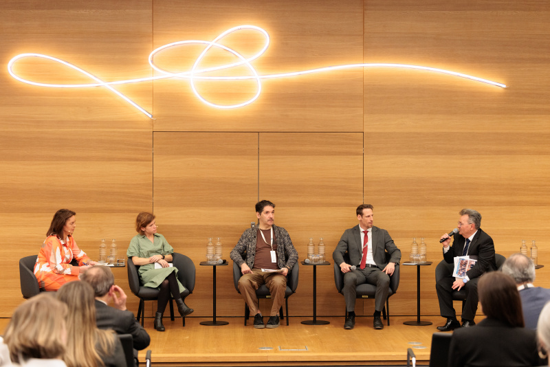 Zweite Interviewrunde. Am Wort Emmerich Gärtner-Horvath - Vorsitzender des Volksgruppenbeirats der Roma