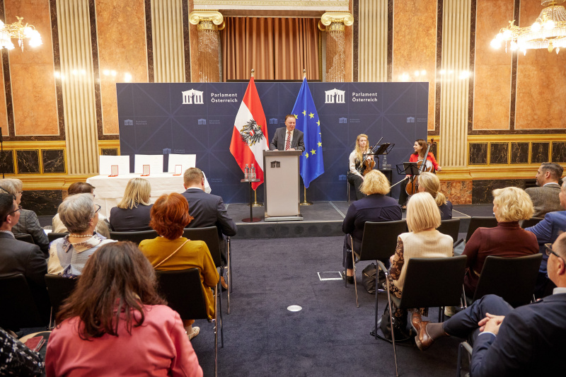 Laudatio auf Vizepräsidentin des Bundesrates a. D. Doris Hahn, gehalten von Herrn Klubobmann im NÖ Landtag Hannes Weninger